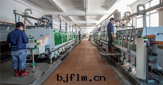 鑫海(hǎi)森(sēn)不(bù)锈鋼(gāng)蝕刻(kè)生(shēng)産線(xiàn)