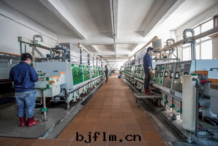 鑫海(hǎi)森(sēn)蝕刻(kè)生(shēng)産線(xiàn)