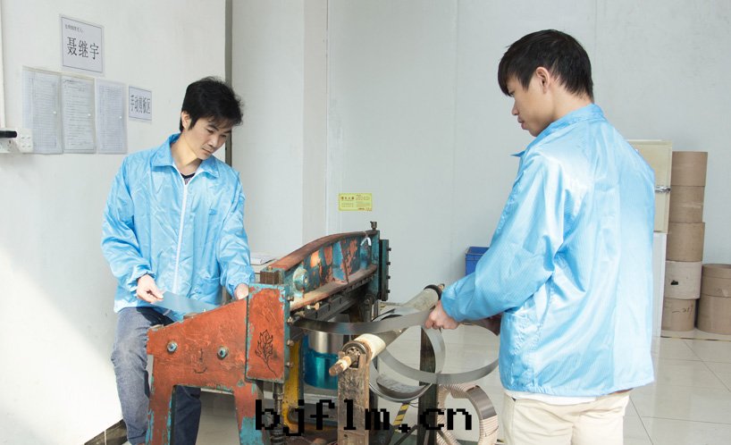 不(bù)锈鋼(gāng)材料裁剪作業