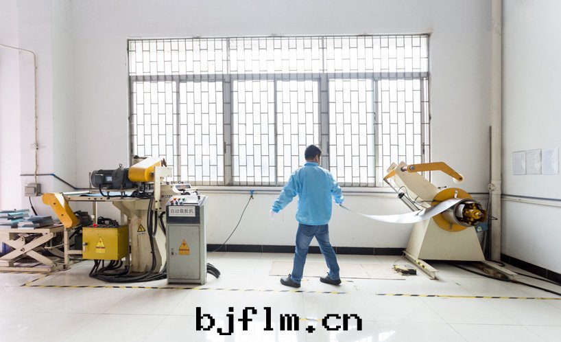 鑫海(hǎi)森(sēn)不(bù)锈鋼(gāng)蝕刻(kè)作業图(tú)