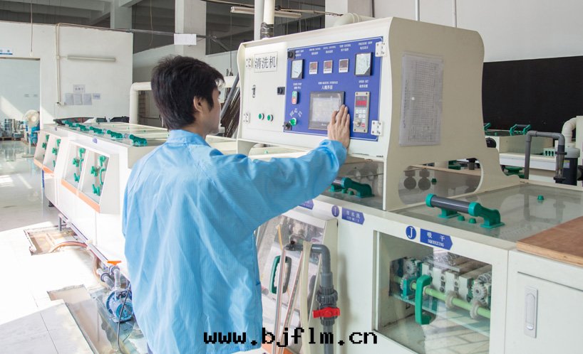 不(bù)锈鋼(gāng)除塵(chén)處(chù)理(lǐ)作業图(tú)